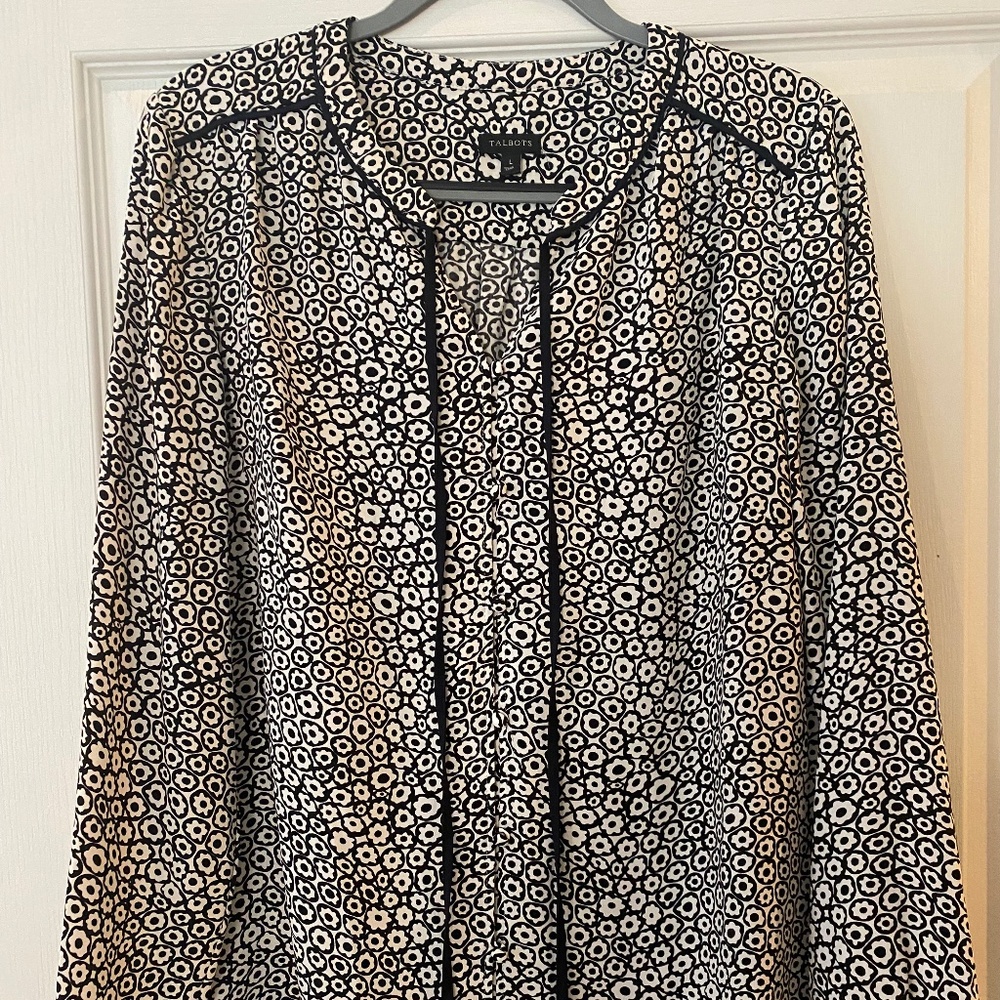Talbots black and white size L print blouse tie front piping detail